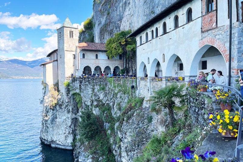 Lily Lake Maggiore ลาเวโน ภายนอก รูปภาพ