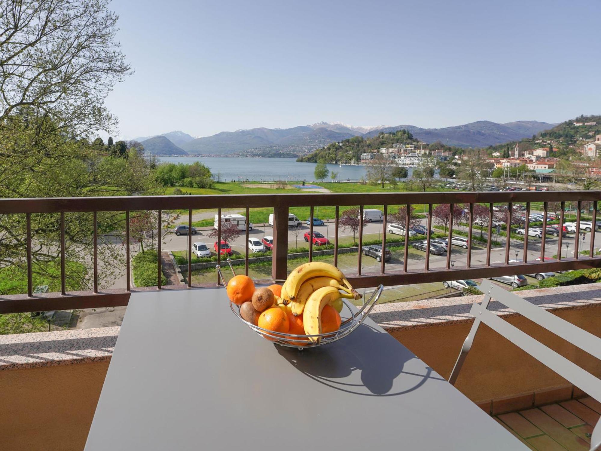 Lily Lake Maggiore ลาเวโน ภายนอก รูปภาพ