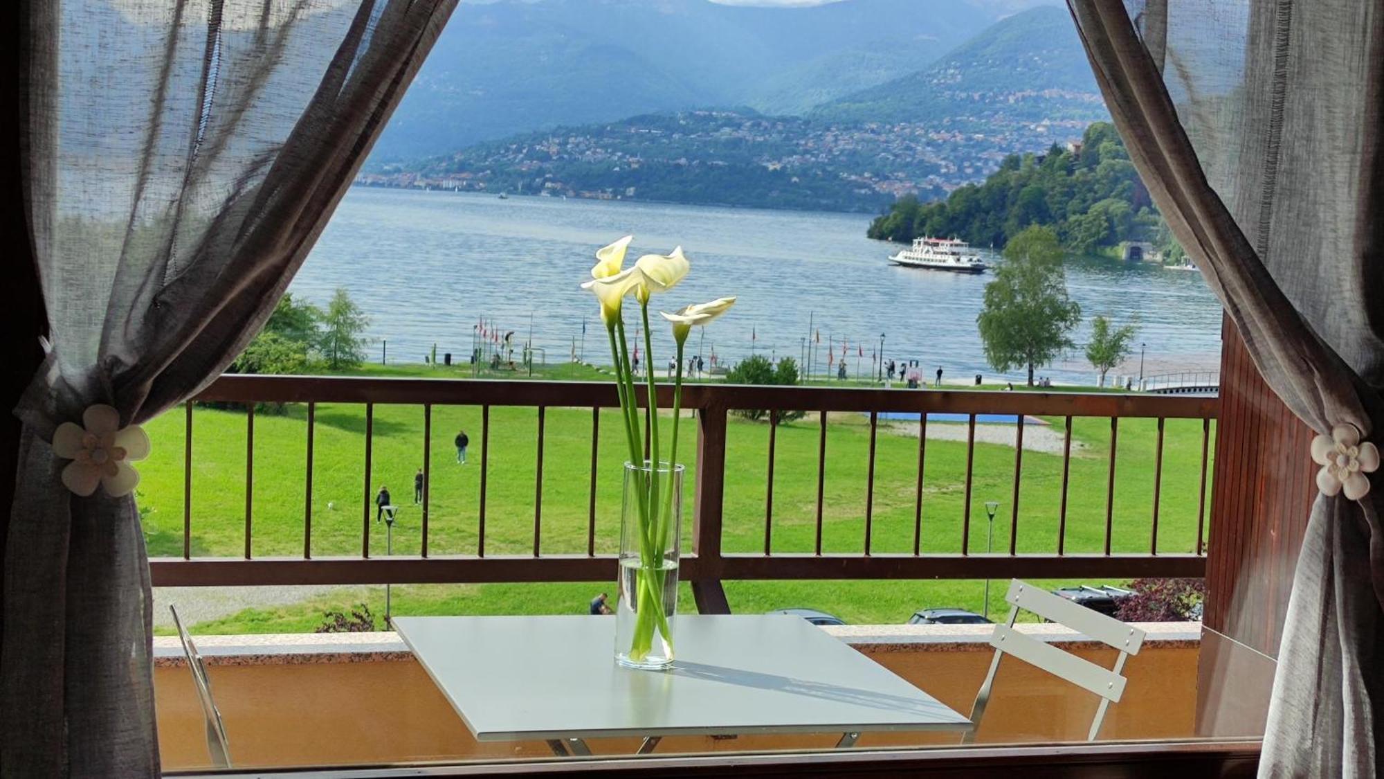 Lily Lake Maggiore ลาเวโน ภายนอก รูปภาพ